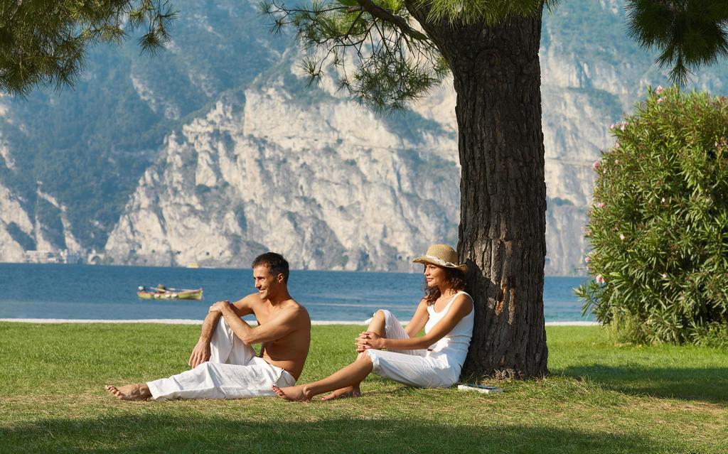 Hotel Europa - Skypool & Panorama Riva del Garda Bagian luar foto